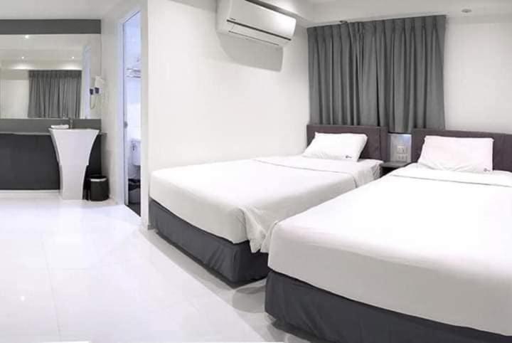 My Hotel Pratunam - Sha Extra Plus Bangkok Esterno foto